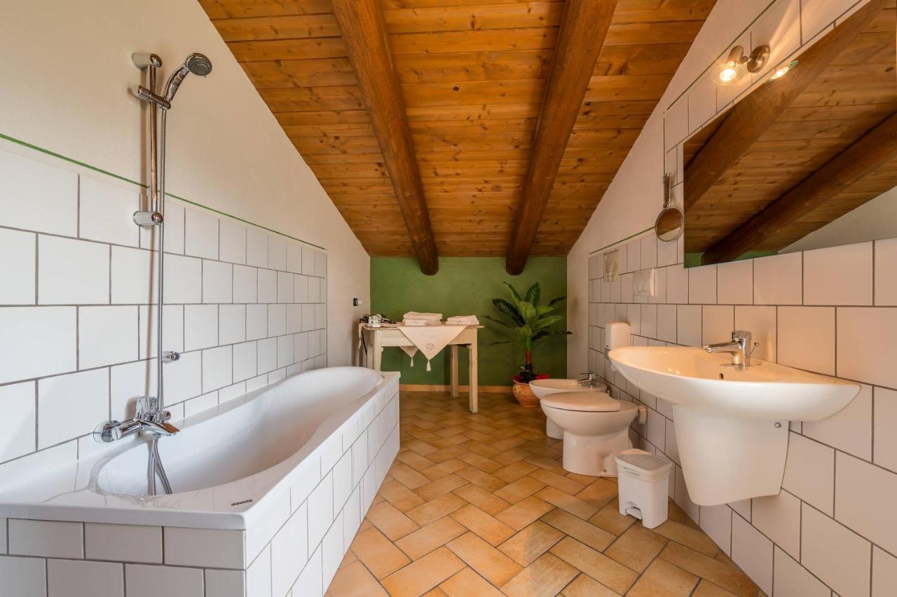 Vila Agriturismo Il Nido Di Bacco Markrabství Markrabství Saluzzo Exteriér fotografie